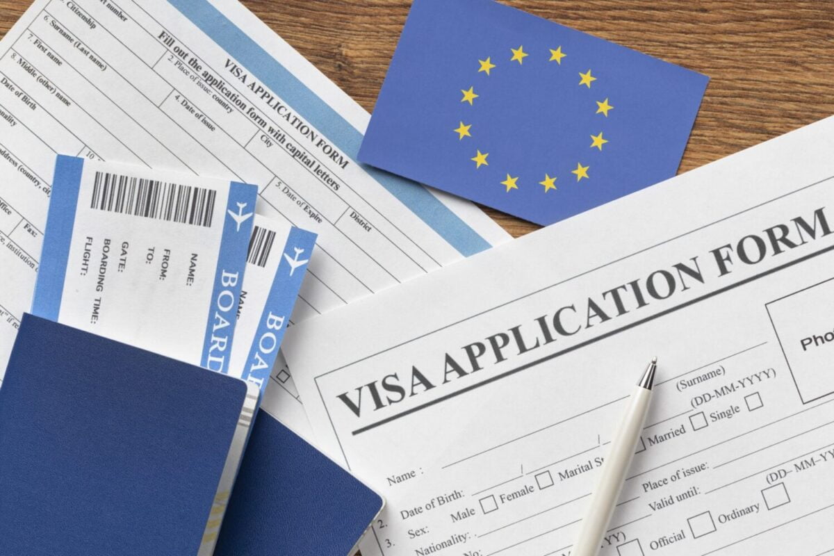 schengen tourist visa requirements from uae