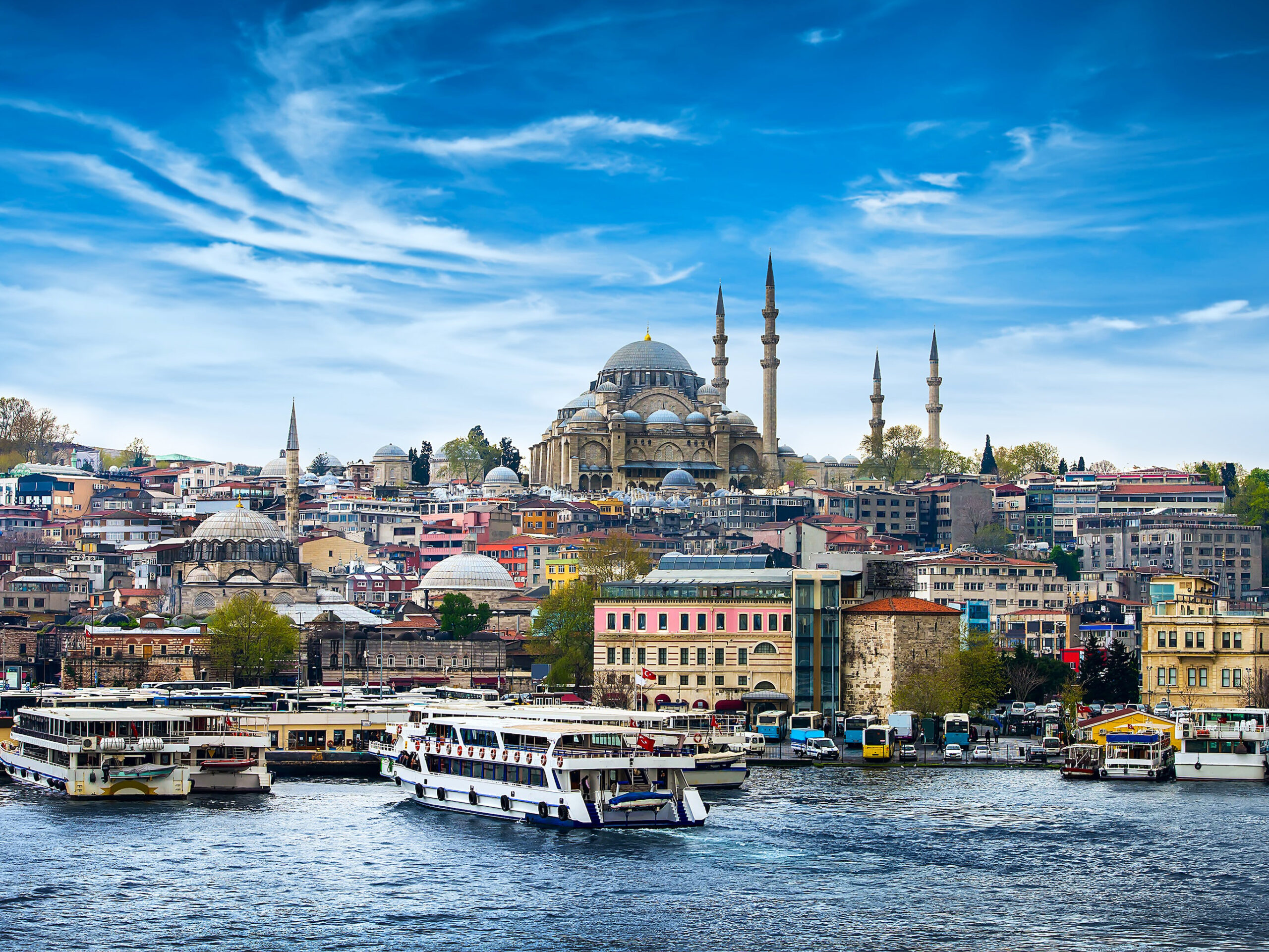 Best long weekend getaways from Dubai - Istanbul, Turkey