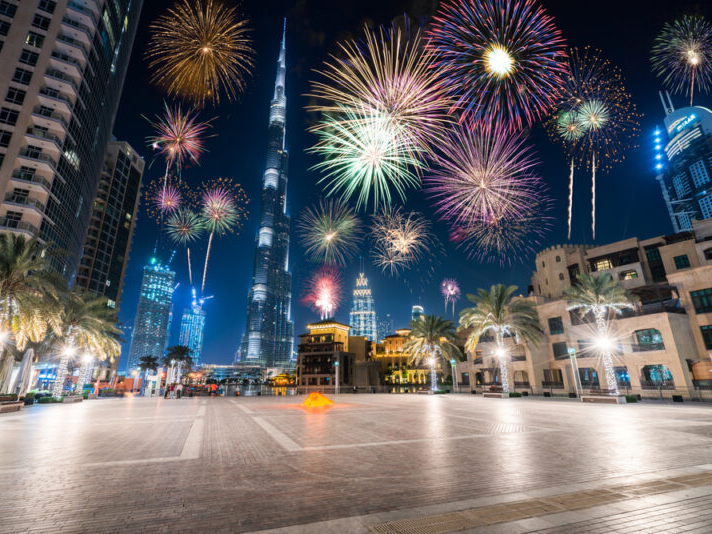 كيف يتم الإحتفال باليوم الوطني لدولة الإمارات 2023