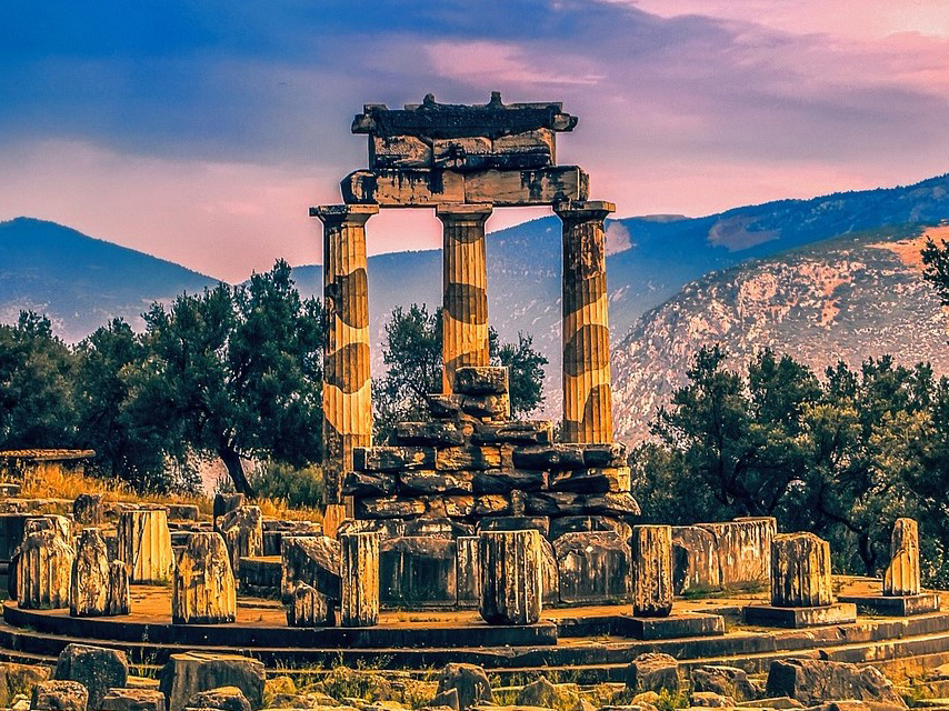 Most popular tourist attractions in Greece - Delphi