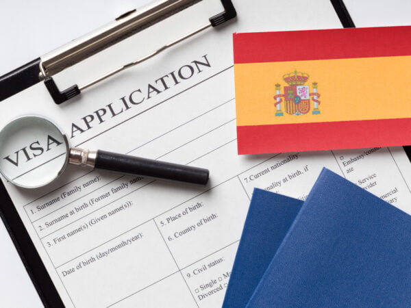 tourist visa uae spain