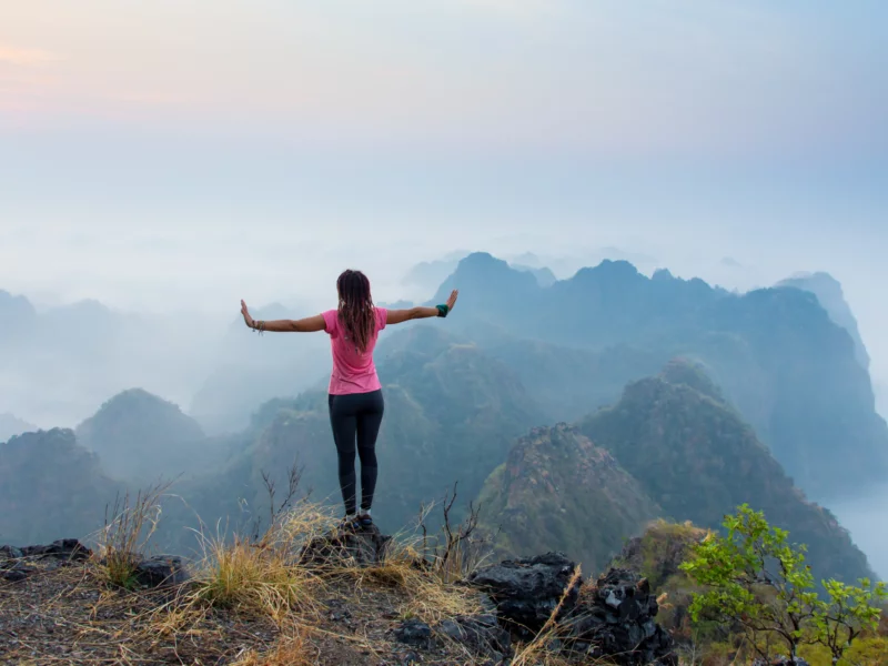 Go trekking in the northern mountains افضل الانشطة في تايلاند