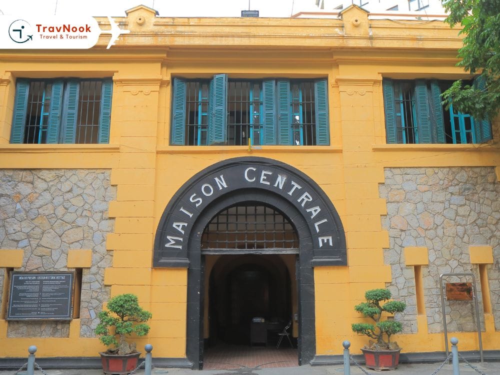 Hoa Lo Prison سجن هوا لو (Hoa Lo Prison):