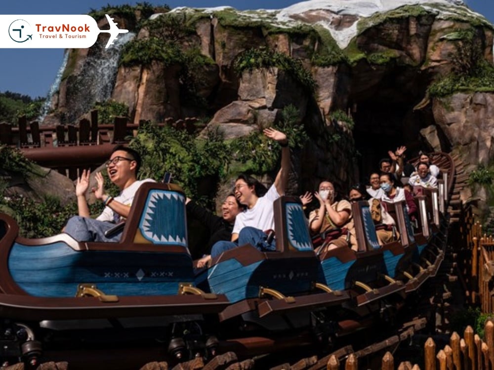 Disneylands around the world – Hong Kong Disneyland Disneylands around the world - Hong Kong Disneyland