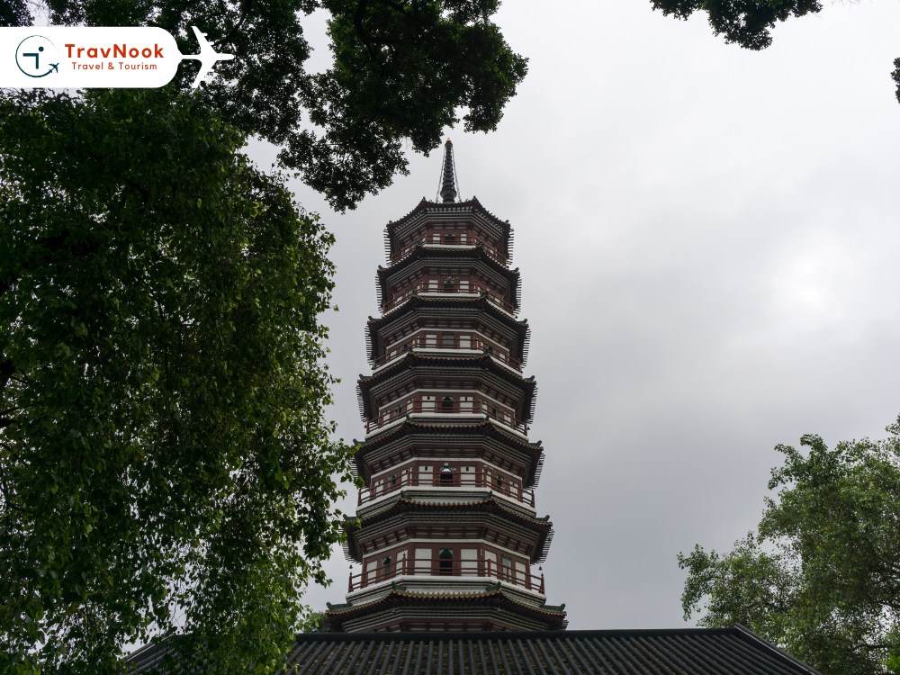 Temple of the Six Banyan Trees معبد الأشجار الستة وباغودا الزهور