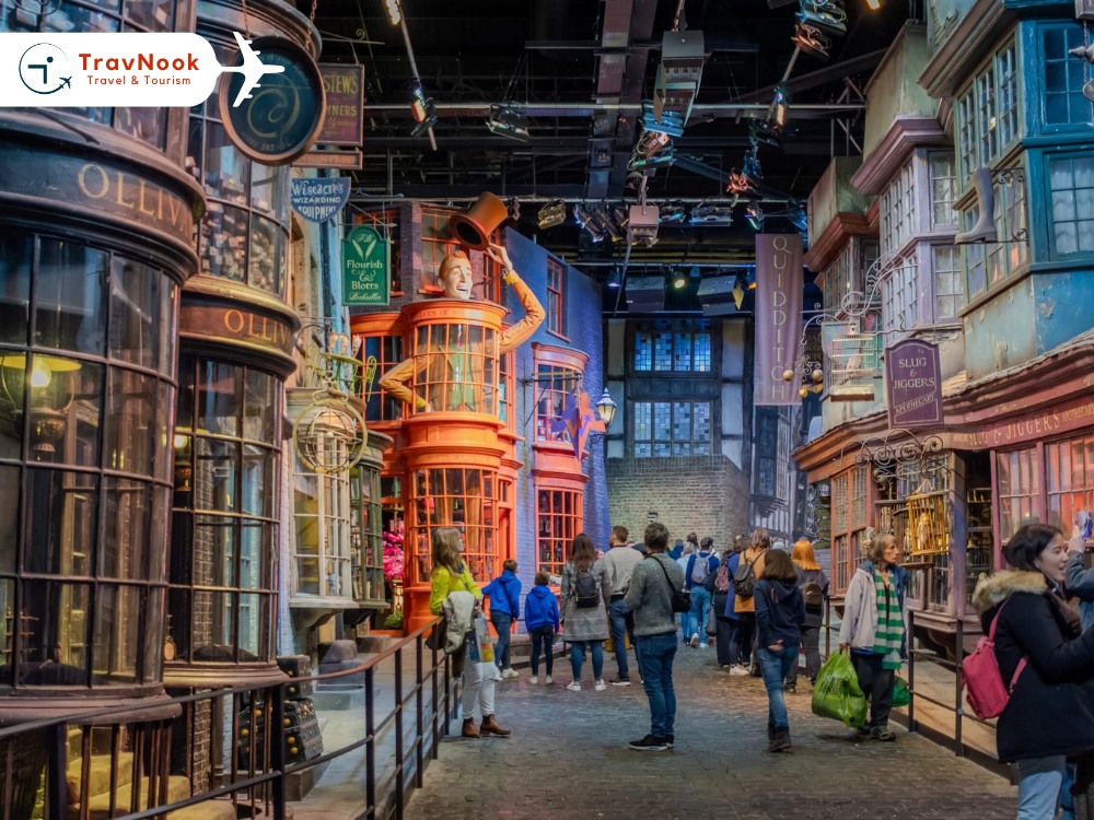 Must-See Attractions in London – Warner Bros. Studio Tour Must-See Attractions in London - Warner Bros. Studio Tour